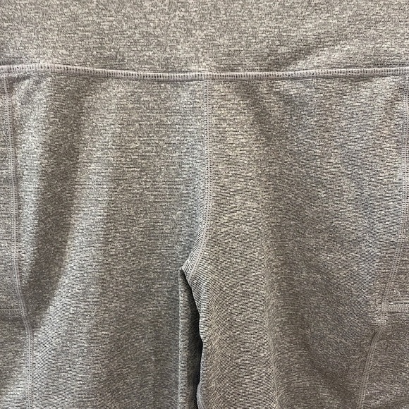 Vuori Gray Heathered Active Shorts—Pockets on sides—EXCELLENT Condition! - Picture 2 of 7